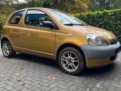 Gold Gebraucht 1999 Toyota Yaris Kleinwagen | 650 €