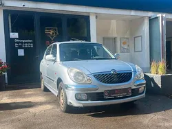 Silber Gebraucht 2003 Daihatsu Sirion Kleinwagen | 1.690 €