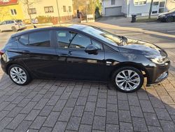 Schwarz Gebraucht 2019 Opel Astra Limousine | 12.000 € (Etwas zu teuer)
