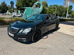 Schwarz Gebraucht 2011 Mercedes E350 Avantgarde Limousine | 10.900 € (Superpreis)
