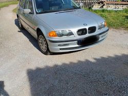 Silber Gebraucht 2001 BMW 320 Limousine | 900 € (Superpreis)