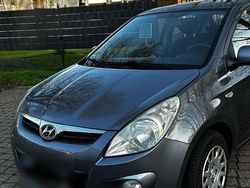 Grau Gebraucht 2010 Hyundai i20 Coupé | 3.500 € (Etwas zu teuer)