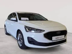 Frozen white Gebraucht 2022 Ford Focus Cool & Connect Limousine | 15.790 € (Guter Preis)