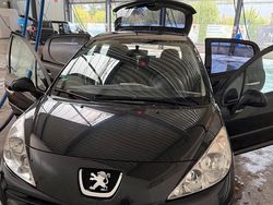 Schwarz Gebraucht 2009 Peugeot 207 Limousine | 1.999 €