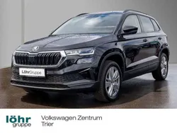 Schwarzmagic perleffekt Gebraucht 2024 Skoda Karoq Selection SUV | 32.580 € (Fairer Preis)