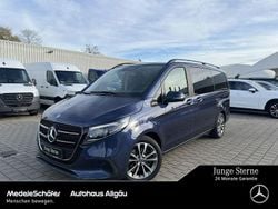 Sodalithblau met. Gebraucht 2024 Mercedes V220 Style Van / Kleinbus | 60.850 €
