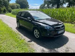 Schwarz Gebraucht 2010 Ford Focus Kombi | 2.350 € (Fairer Preis)