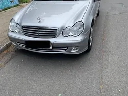 Grau Gebraucht 2005 Mercedes C200 Classic Limousine | 3.999 € (Fairer Preis)