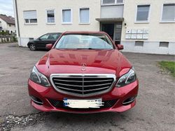 Rot Gebraucht 2016 Mercedes E220 Avantgarde Kombi | 17.199 € (Fairer Preis)