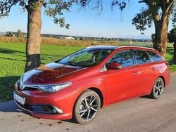 Gebraucht 2016 Toyota Auris Hybrid Edition Kombi | 5.999 €