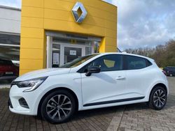 Gletscherweiss Gebraucht 2023 Renault Clio V Kleinwagen | 20.250 € (Teuer)