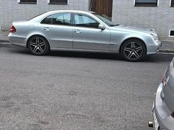 Silber Gebraucht 2002 Mercedes E270 Limousine | 6.500 €