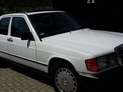 Weiß Gebraucht 1986 Mercedes 190 Limousine | 8.500 €