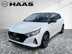 Atlas white/ phantom black / s Gebraucht 2023 Hyundai i20 Trend Limousine | 16.380 € (Fairer Preis)