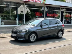 Grau Gebraucht 2019 BMW 218 Active Tourer Advantage Van / Kleinbus | 15.900 € (Guter Preis)