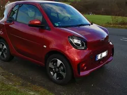 Rot Gebraucht 2022 Smart ForTwo Electric Drive Prime Coupé | 14.500 € (Fairer Preis)