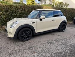 Weiß Gebraucht 2016 Mini ONE Kleinwagen | 8.900 € (Fairer Preis)