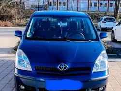Blau Gebraucht 2004 Toyota Corolla Verso Van / Kleinbus | 5.000 €