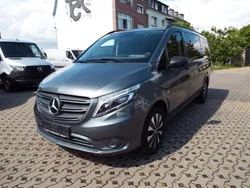 Grau Gebraucht 2021 Mercedes Vito Van / Kleinbus | 34.498 € (Fairer Preis)