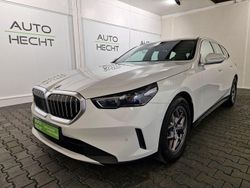 Weiß Gebraucht 2024 BMW 520 Sport Line Limousine | 44.600 € (Superpreis)