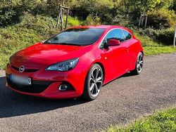Rot Gebraucht 2014 Opel Astra GTC S Coupé | 10.600 €