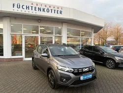 Grau Neu 2025 Dacia Sandero Expression Kleinwagen | 21.450 € (Fairer Preis)