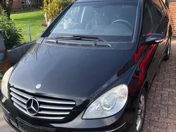 Schwarz Gebraucht 2005 Mercedes B150 Van / Kleinbus | 3.050 € (Fairer Preis)