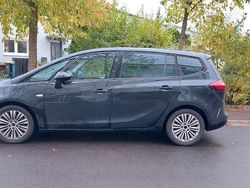 Schwarz Gebraucht 2016 Opel Zafira Tourer Edition Van / Kleinbus | 8.700 € (Fairer Preis)