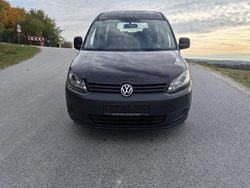 Schwarz Gebraucht 2012 VW Caddy Maxi Trendline Van / Kleinbus | 7.950 € (Guter Preis)