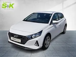 Weiß Gebraucht 2023 Hyundai i20 Select Kleinwagen | 15.875 € (Fairer Preis)