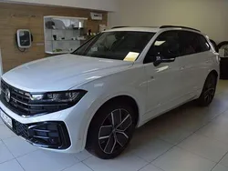 Pure white Gebraucht 2024 VW Touareg Style SUV | 85.380 €