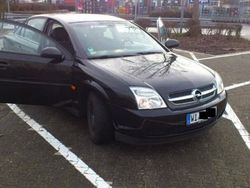 Schwarz metallic Gebraucht 2002 Opel Vectra Limousine | 4.350 €