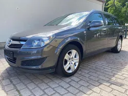Grau Gebraucht 2010 Opel Astra Edition Kombi | 2.799 € (Guter Preis)