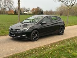 Schwarz Gebraucht 2016 Opel Astra Edition Limousine | 9.999 € (Fairer Preis)