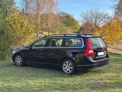 Schwarz Gebraucht 2013 Volvo V70 Momentum Kombi | 9.850 €