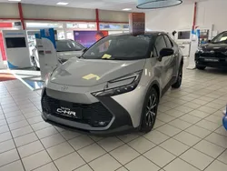 Silber Neu 2024 Toyota C-HR Team SUV | 38.580 € (Teuer)
