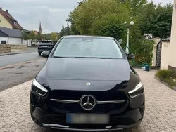 Schwarz Gebraucht 2024 Mercedes B200 Advanced Plus Van / Kleinbus | 34.900 € (Fairer Preis)