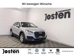 Silber Gebraucht 2018 Audi Q2 Design SUV | 19.690 € (Guter Preis)