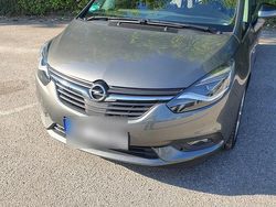 Grau Gebraucht 2018 Opel Zafira S Van / Kleinbus | 14.100 € (Fairer Preis)