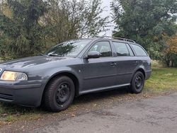 Gebraucht 2011 Skoda Octavia Tour Kombi | 1.500 € (Guter Preis)