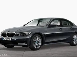 Grau Gebraucht 2022 BMW 320e Limousine | 29.990 € (Etwas zu teuer)