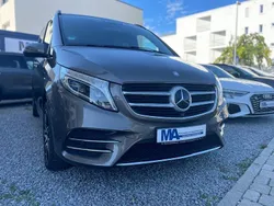 Grau Gebraucht 2017 Mercedes V250 AMG Van / Kleinbus | 41.820 € (Fairer Preis)