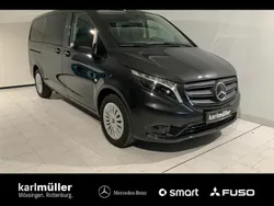 Grau Gebraucht 2023 Mercedes Vito Van / Kleinbus | 45.790 €