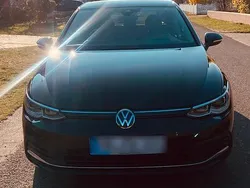 Schwarz Gebraucht 2023 VW Golf VIII Active Limousine | 22.741 € (Guter Preis)