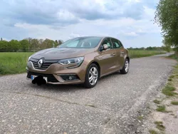 Braun Gebraucht 2017 Renault Mégane IV Play Kleinwagen | 8.499 € (Guter Preis)