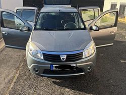 Grau Gebraucht 2010 Dacia Sandero Kleinwagen | 1.999 €