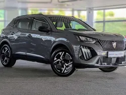Gri selenium Gebraucht 2024 Peugeot 2008 Allure SUV | 19.989 € (Guter Preis)