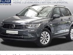 Delfingrau metallic (grau) (grau) Gebraucht 2023 VW Tiguan Life SUV | 27.490 € (Fairer Preis)