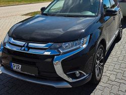 Schwarz Gebraucht 2017 Mitsubishi Outlander Top SUV | 16.999 € (Fairer Preis)