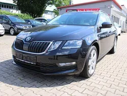 Schwarz Gebraucht 2018 Skoda Octavia Clever Kombi | 15.990 € (Fairer Preis)